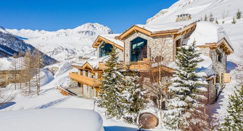 Chalet Carline